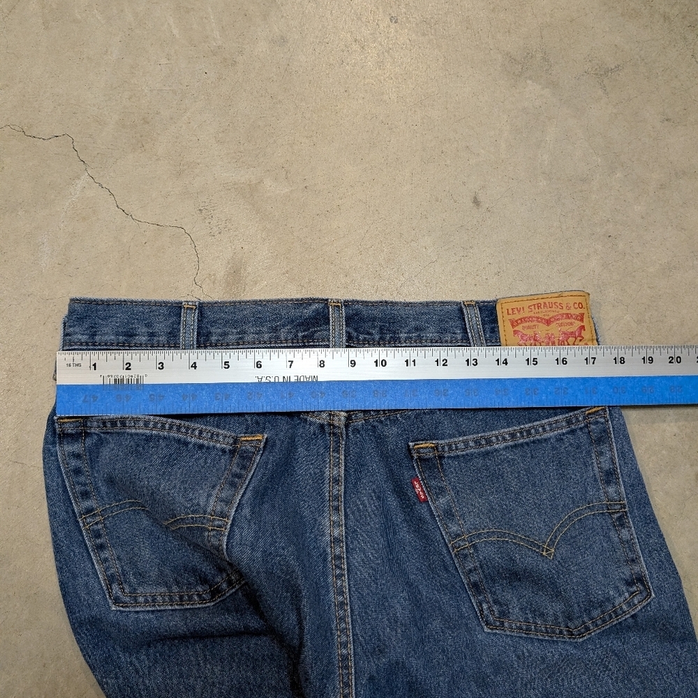 Levi's 517 Men's 34x34 (34x35.5) Bootcut Blue Jeans - Picture 6 of 7